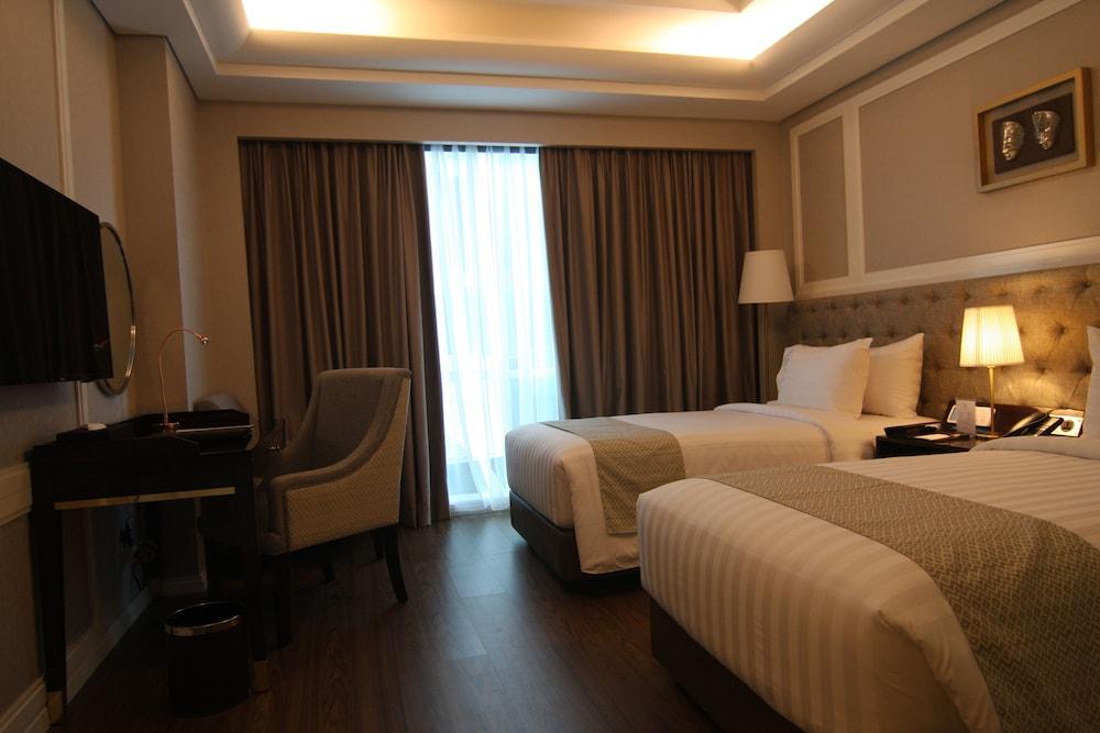 Best Western Premier Panbil Batam Exterior foto