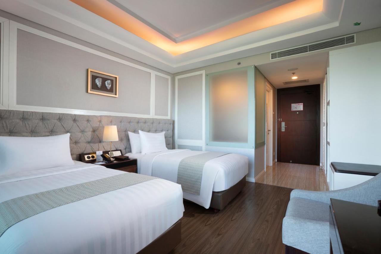 Best Western Premier Panbil Batam Exterior foto