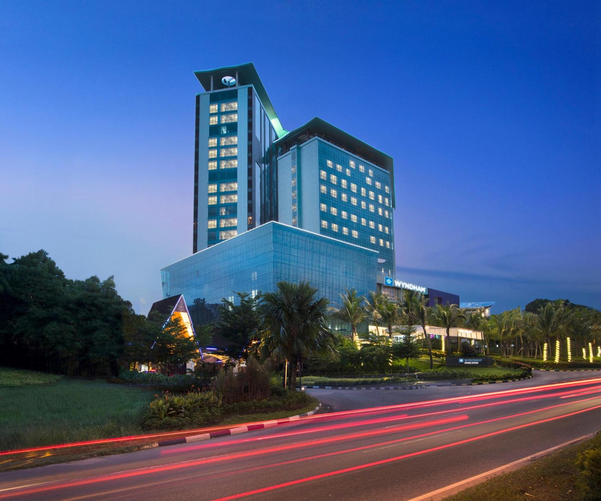 Best Western Premier Panbil Batam Exterior foto