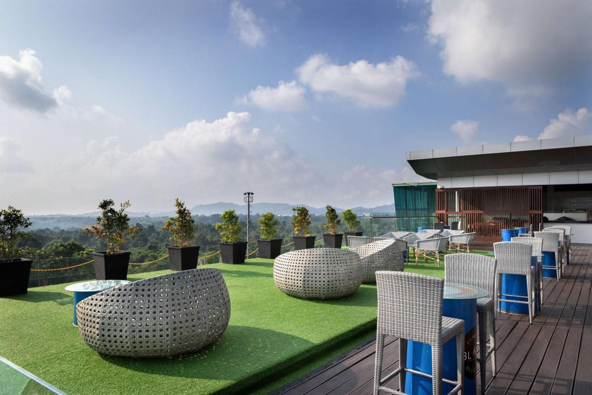 Best Western Premier Panbil Batam Exterior foto